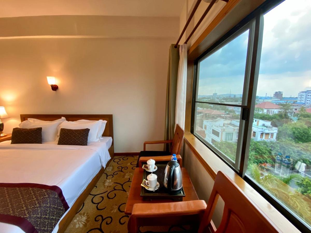 E-Outfitting Golden Country Hotel Mandalay Bagian luar foto